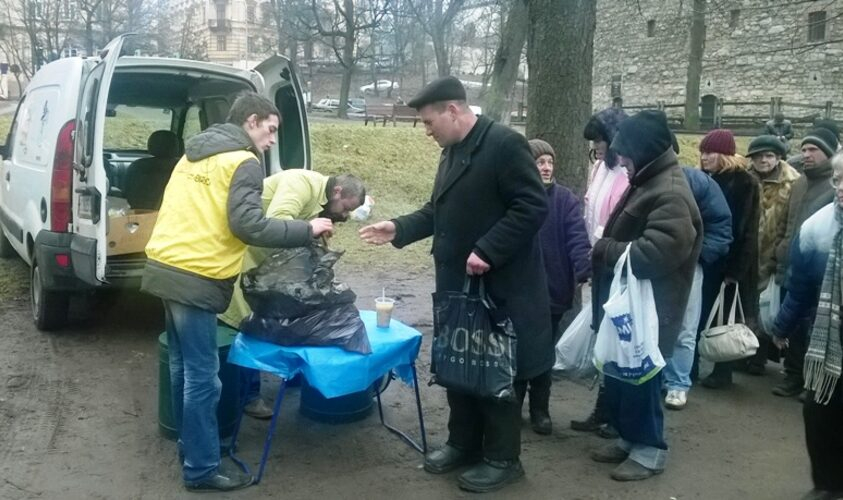 Львів’ян просять долучитись до допомоги бездомним
