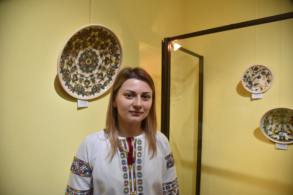 У Львові презентували виставку косівської кераміки «Дотик рідної землі»