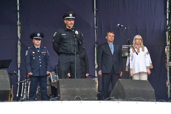 У Львові патрульних поліцейських привітали з першою річницею служби