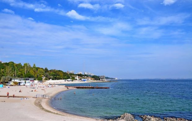 В Одесі відкрили перші шість пляжів для купання
