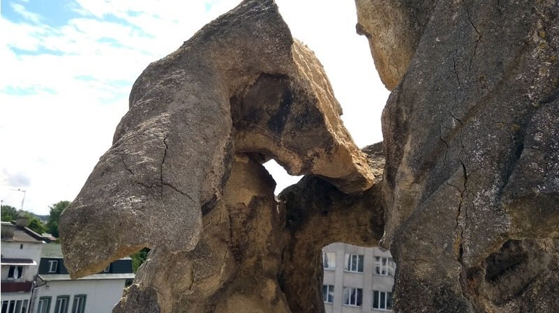 У Бучачі на Тернопільщині розвалилася остання скульптура Пінзеля