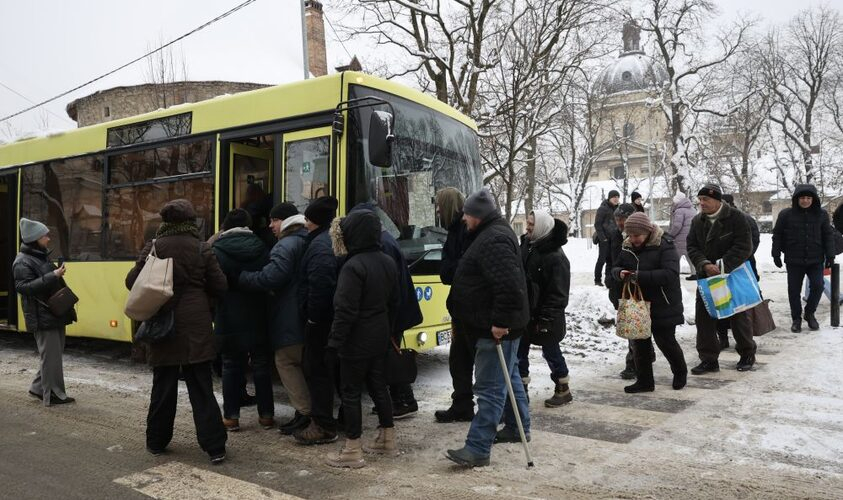 Автобусом турботи у Львові вже скористалися 166 бездомних людей