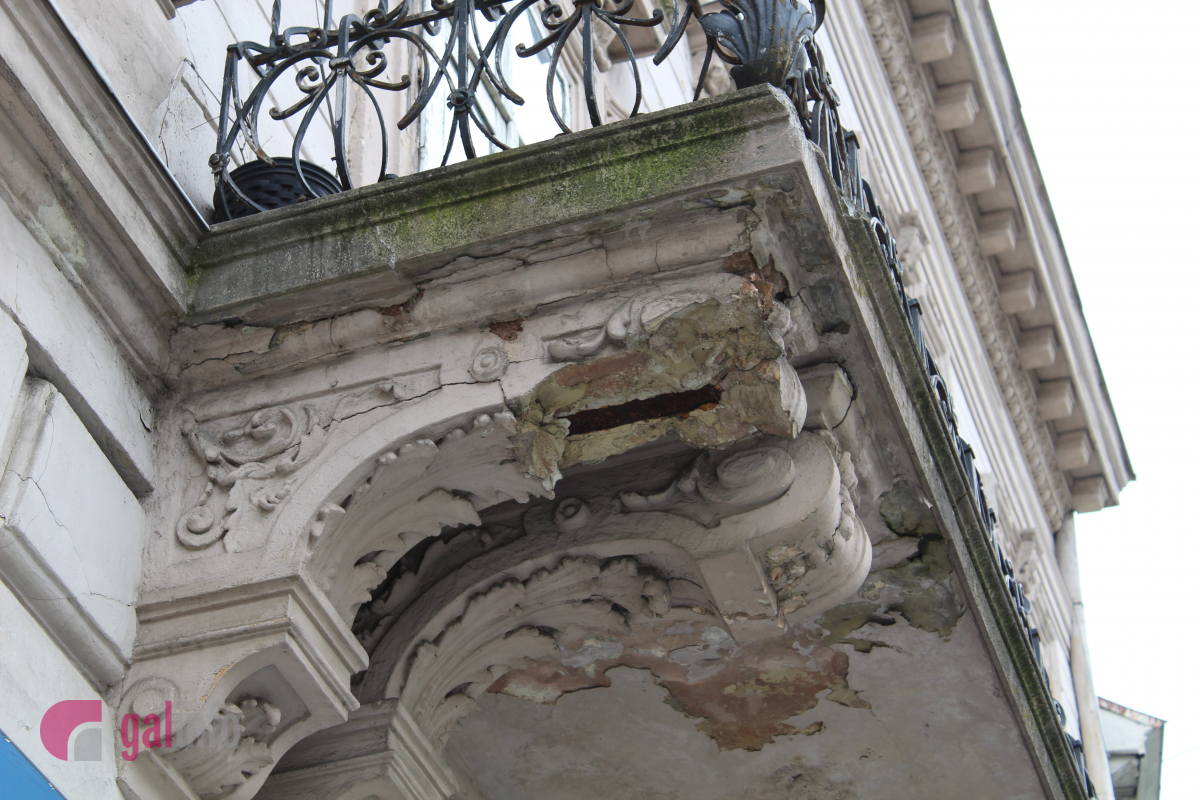У Львові відновили реставрації балконів: над якими об’єктами працюють