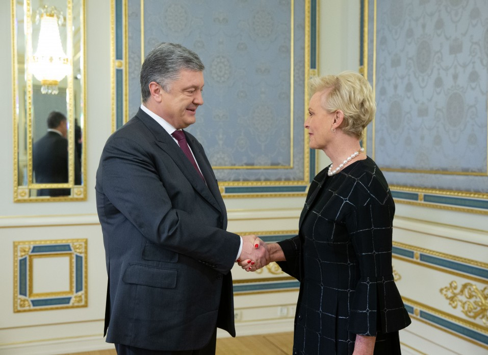 Президент України зустрівся з вдовою сенатора США Джона Маккейна