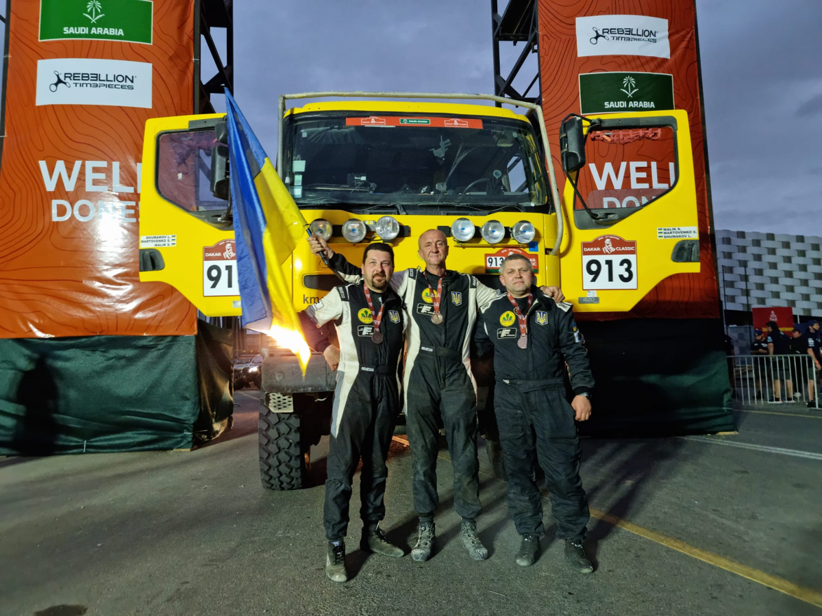 Українці завершили свою участь у найскладнішому ралі-марафоні у світі Dakar-2022.