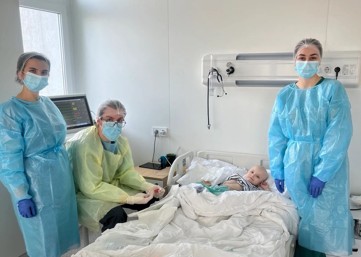 Львівські лікарі вилікували 6-річну пацієнтку з онкопатологією лімфатичної системи