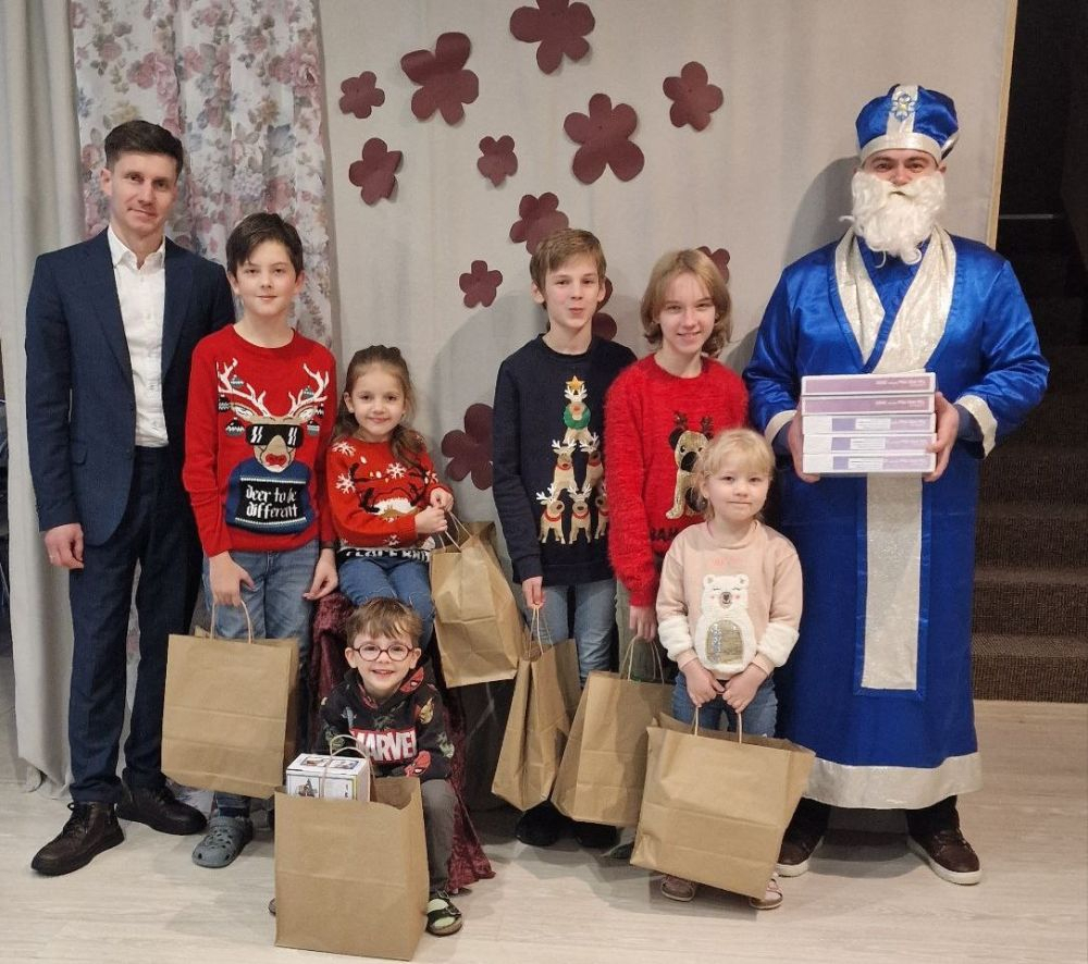 У Львові діткам, які цього потребують, подарували дарунки від святого Миколая