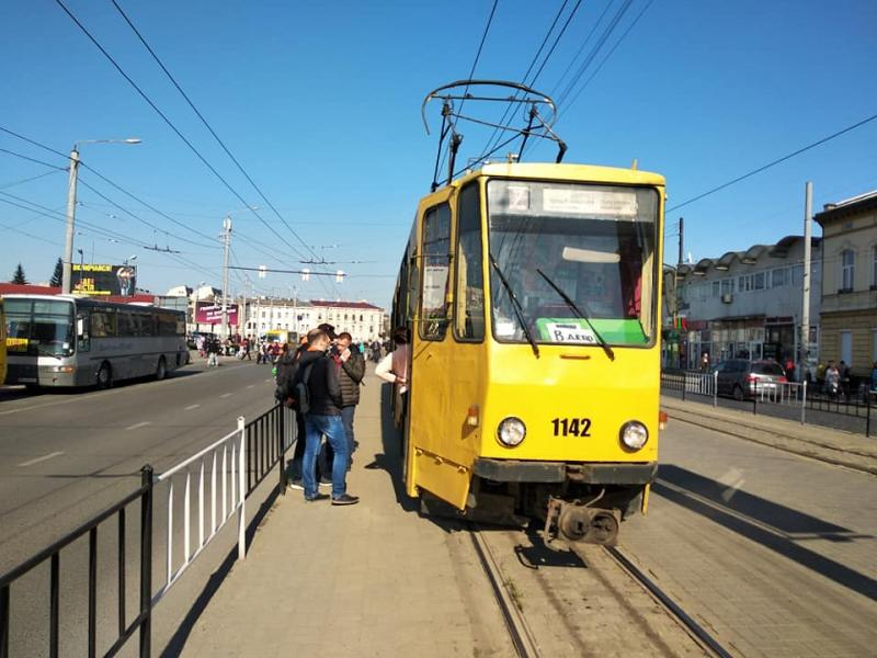 На вул. Городоцькій облаштують тимчасові платформи для висадки і посадки пасажирів трамваїв