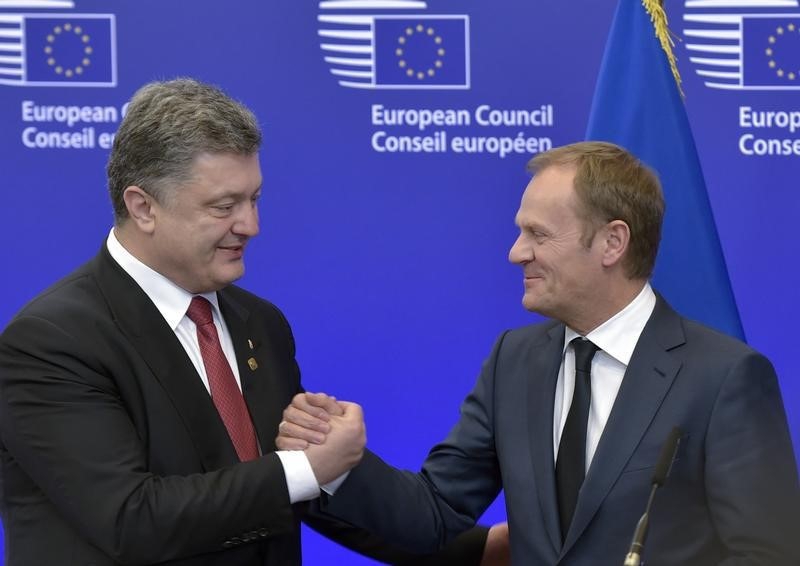Порошенко та Туск обговорили реалізацію Мінських домовленостей та перспективи євроінтеграції України