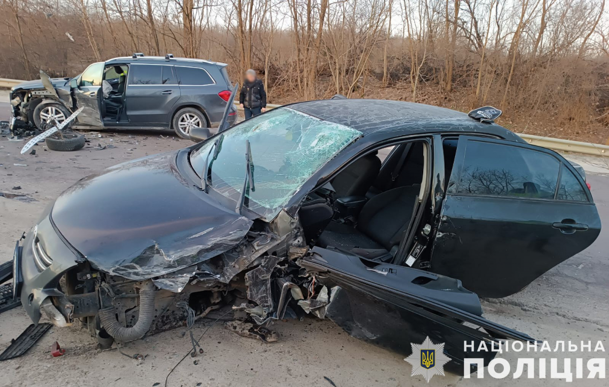 У Львівському районі зіткнулись "Мерседес" і "Тойота": є постраждалі