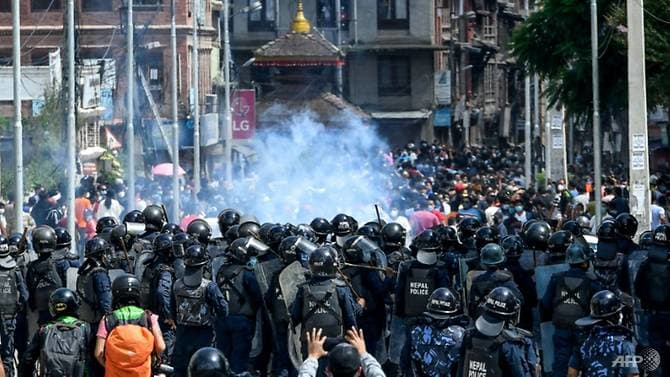 У Непалі поліція застосувала водомети проти порушників карантину
