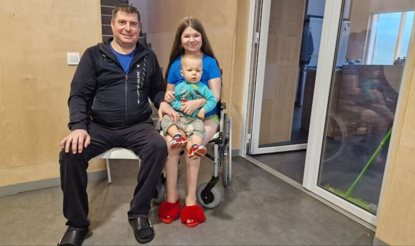 "Ми дуже хочемо додому": подружжя з Краматорська живе у центрі «Незламні матусі»
