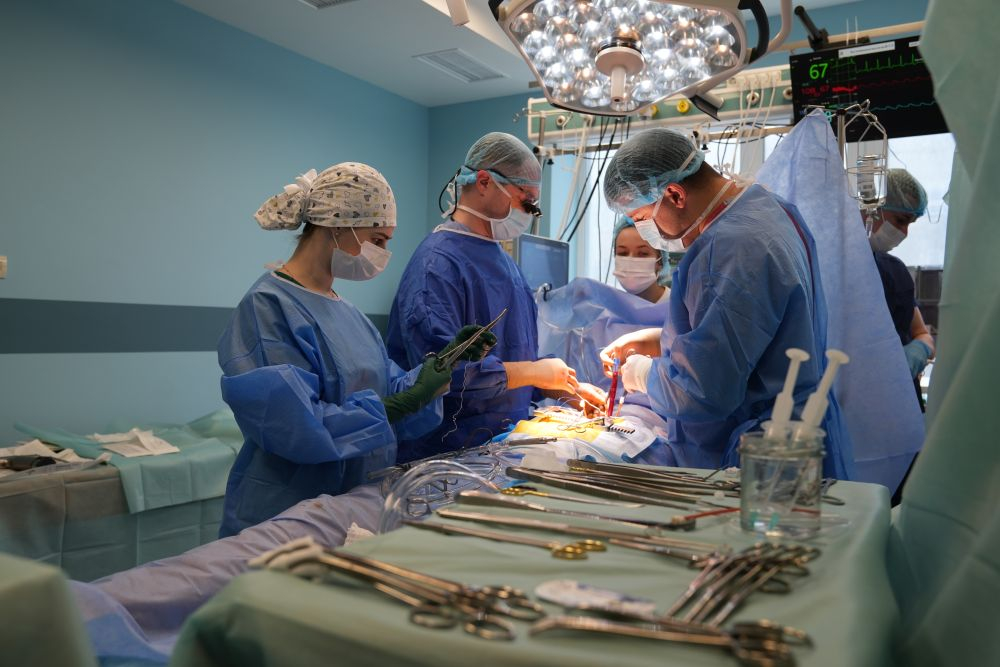 У Львові виконали унікальну і найскладнішу операцію на серці