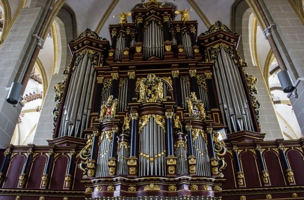 Львівський органний зал кличе на великодні концерти