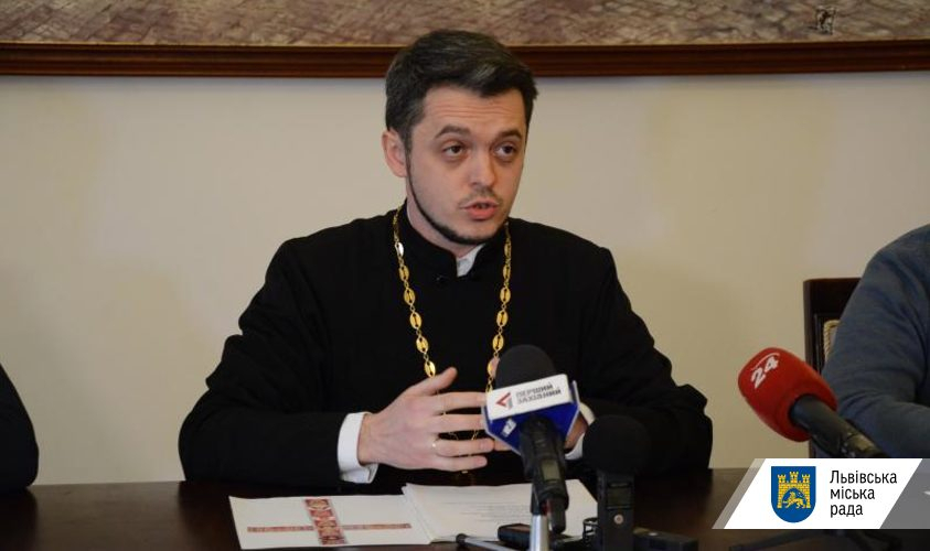 Я не буду з вами молитись, - капелан Львівської міської ради о. Павло Дроздяк