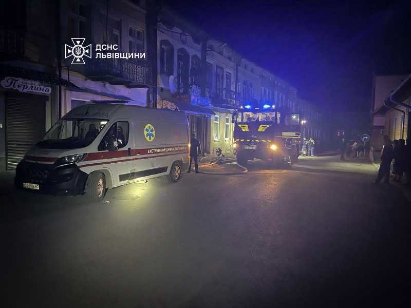 У Радехові пожежники врятували двох людей