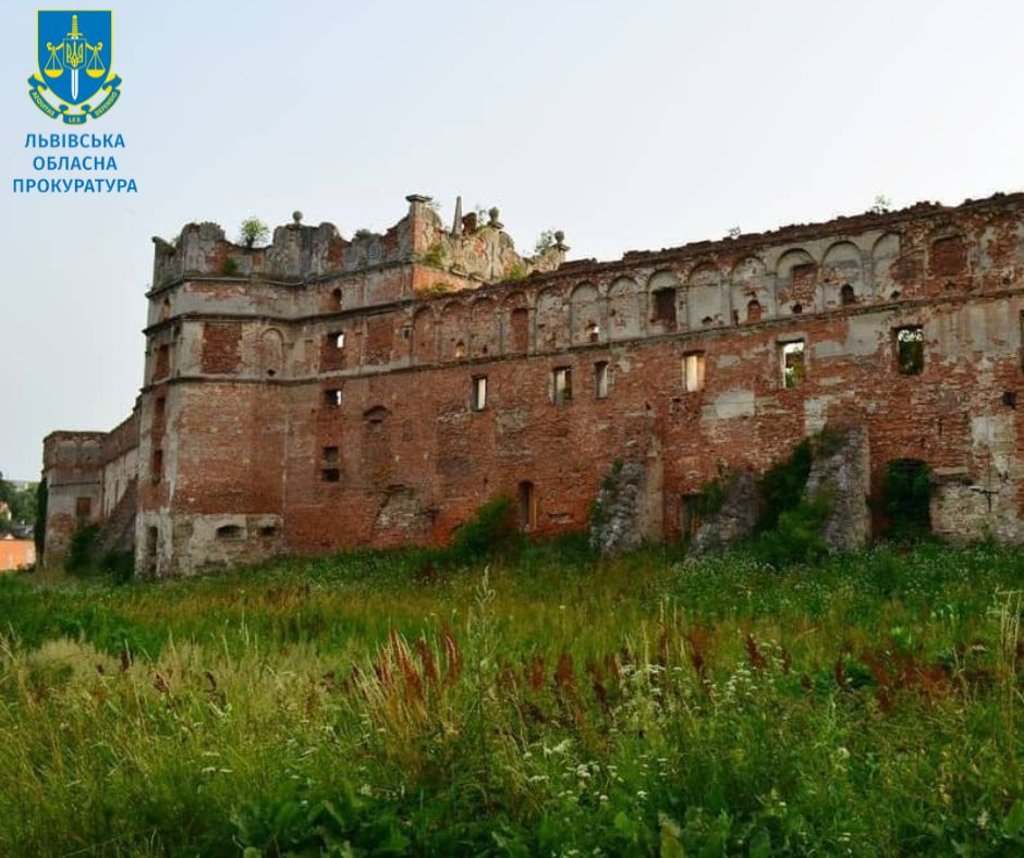 Руїни замку в Старому Селі повернули в державну власність
