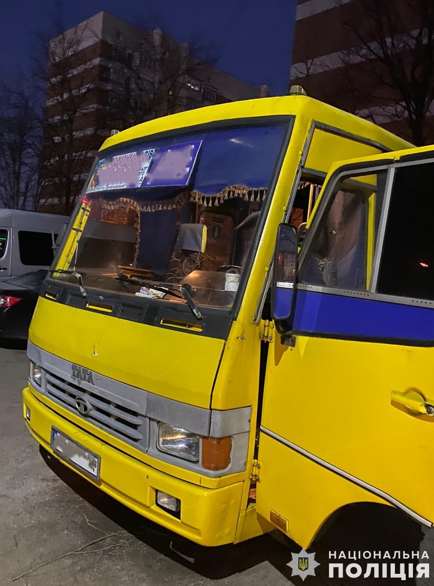 Водій автобуса зі Львова збив пішохідку і втік з місця події, жінка не вижила