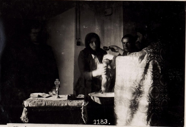 Таїнство хрещення, 1916 р, м. Володимир-Волинський Фото: europeana.eu
