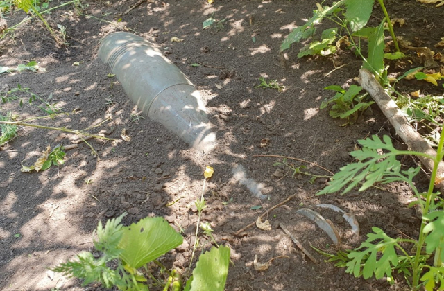 У КПВВ "Майорське" знайшли арттилерійську міну. Фото: ООС