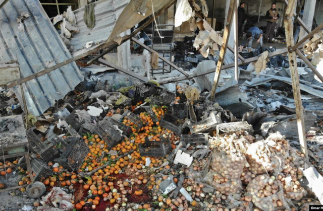 Наслідок ударів по ринку в Маарет-ан-Нуман, де загинули 13 людей