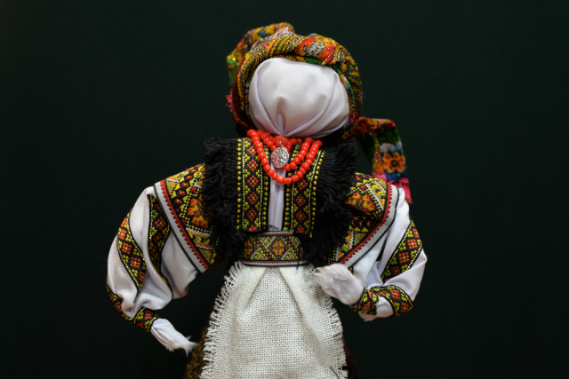 Персональна виставка авторської ляльки львівської майстрині Оксани СМЕРЕКИ-МАЛИК у музеї Грушевського. Фото Олена Ляхович