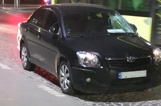 У Львові автівка наїхала на пішохода, який перебігав дорогу в недозволеному місці