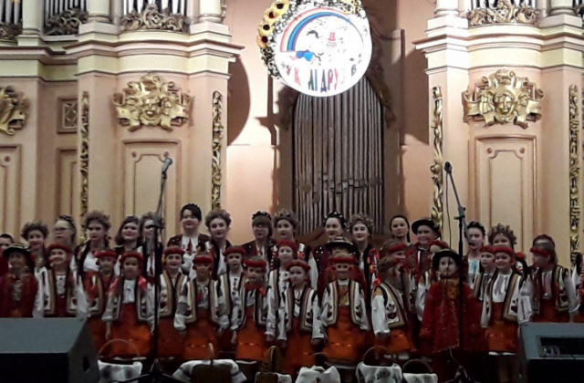 На Львівщині відбувся ХIV Міжнародний фольклорний фестиваль "У колі друзів"