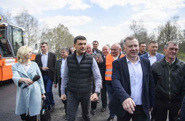 Прем’єр-міністр України перебуває у Вінницькій області на ділянці траси Траса М12 ʺСтрий-Тернопіль- Кропивницький-Знам’янкаʺ