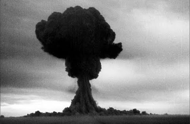 Випробування атомної бомби на полігоні у 1949 році.