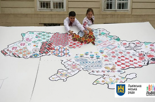У Львові створили карту, яка показує різноманітність українських вишиванок