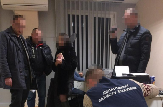 На Львівщині правоохоронці викрили двох хабарників