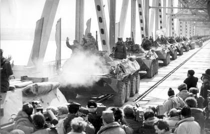 Радянські війська повертаються до СРСР з Афганістану. 1989. Фото: www.dubno-adm.rv.ua.