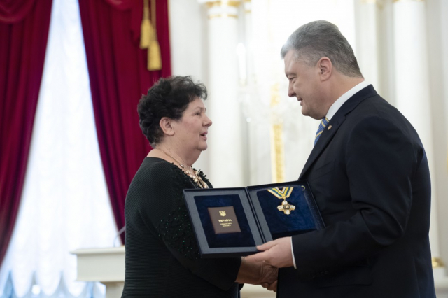 Петро Порошенко вручив високі державні нагороди видатним українцям