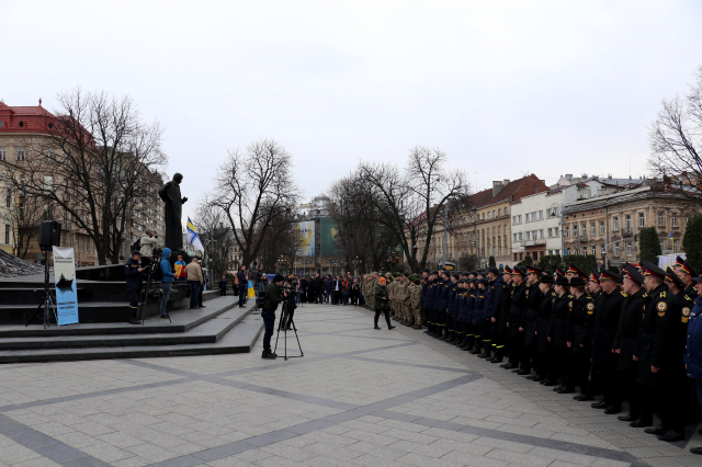 Військовослужбовці Національної академії сухопутних військ взяли участь в акції на підтримку полонених українських моряків