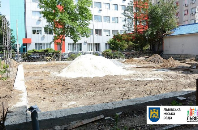 На вул. Наукова, 7 проводяться будівельні роботи: Інспекція держархбудконтролю проведе перевірку щодо законності робіт