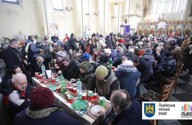 У Львові відбувся великий Різдвяний обід з потребуючими