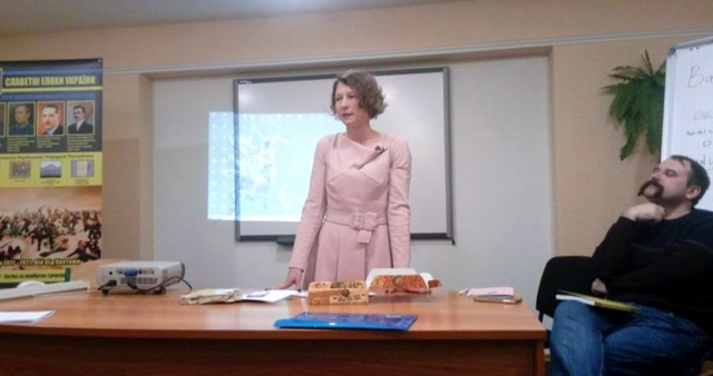 Представник сектору методичної роботи Управління наукового забезпечення політики національної пам’яті Олена Охрімчук
