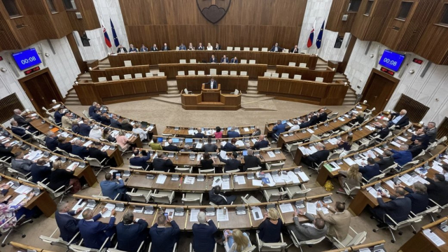 Парламент Словаччини. Фото: Твіттер Дмитра Кулеби