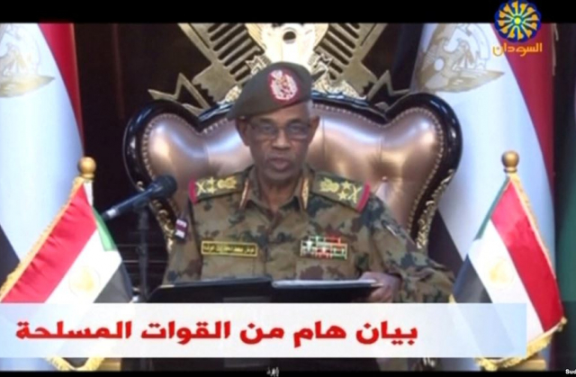 У Судані скинули президента, владу захопили військові