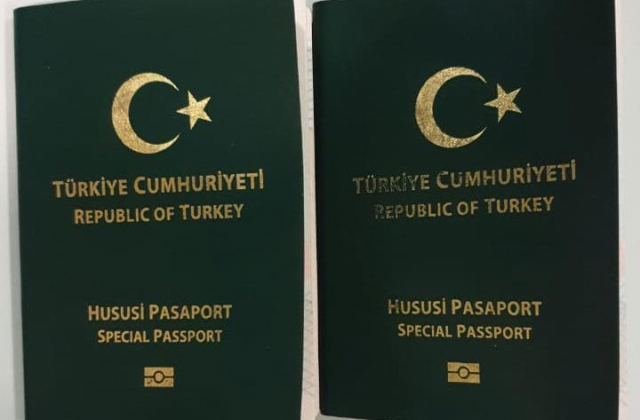 У "Борисполі" затримали трьох іноземців з підробленими паспортами. Фото: прес-служба АДПСУ