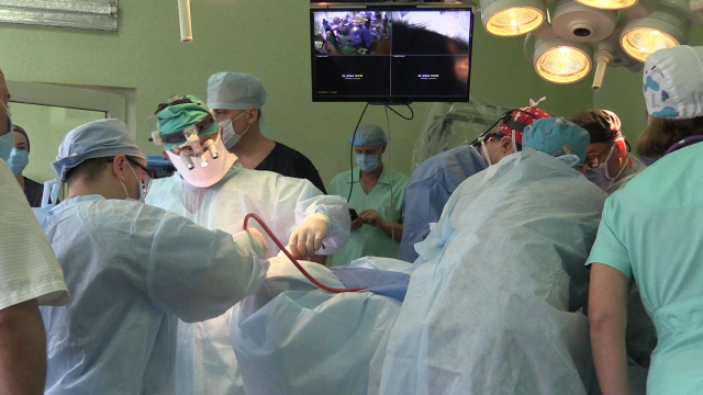 Українські й канадські пластичні хірурги прооперують найскладніших пацієнтів