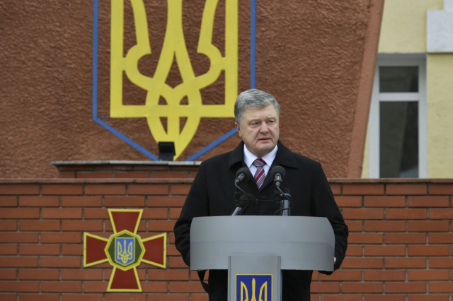 Петро Порошенко звернувся до українських добровольців