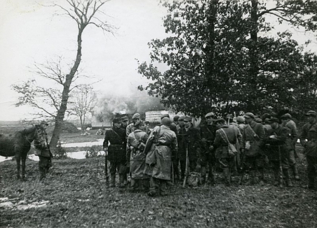 Бійці Армії Крайової під час акції зі знищення села Сагринь