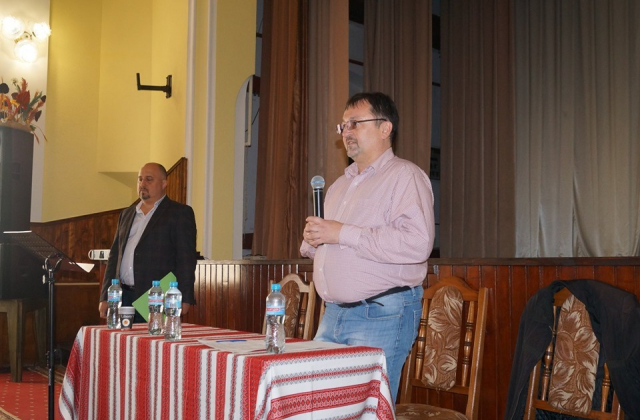 Андрія Шумського представив на зібранні голова Громадської ради при Яворівській райдержадміністрації Орест Микита.