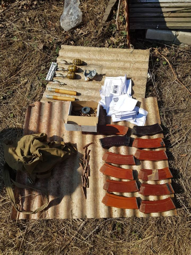 У Лисичанську виявили схрон одного з активних бойовиків російсько-окупаційних військ
