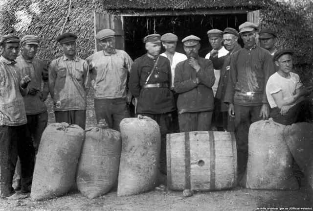 Здача зерна за продподатком, село Удачне Гришинського району Донецької області, 1922 рік