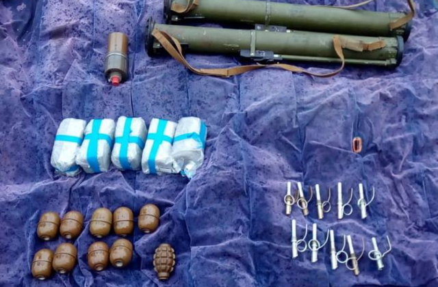 На Донеччині виявили схованку з військовими засобами ураження