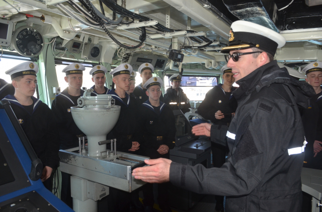 Майбутні офіцери українських ВМС побували на кораблях НАТО