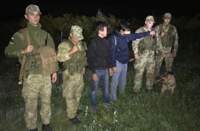 Поблизу кордону з Польщею затримали двох вихідців з Центральної Азії